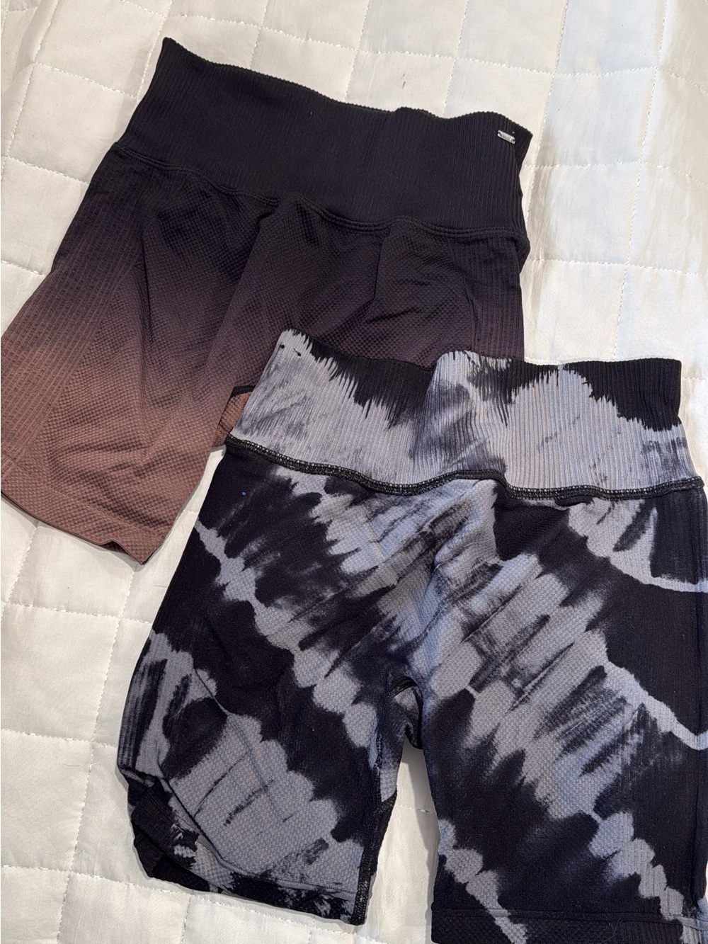 Seamless High-Waist Bike Shorts – Black/Gray Tie-Dye & Brown Ombre